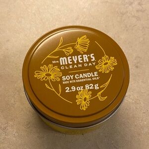 Mrs. Meyer's Clean Day Soy Candle Made with Essential Oils DAISY SCENT 2.9oz NEW